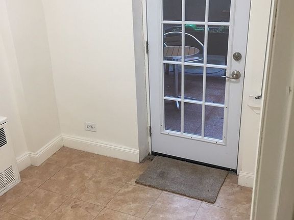 3rd image of 3044 29th St APT 1J