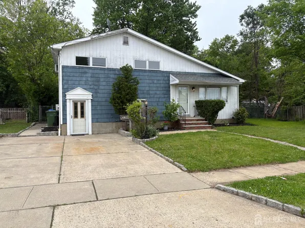 8 Stony Rd, Edison, NJ 08817