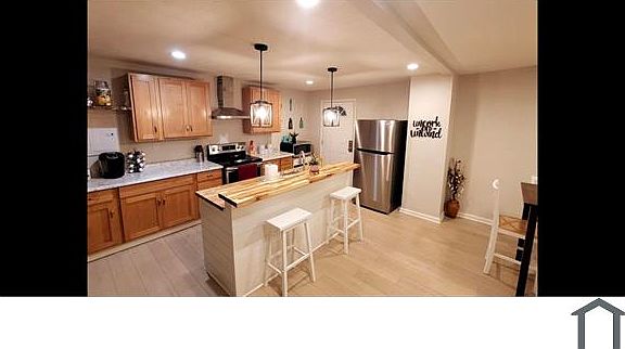 4th image of 1145 Bates St