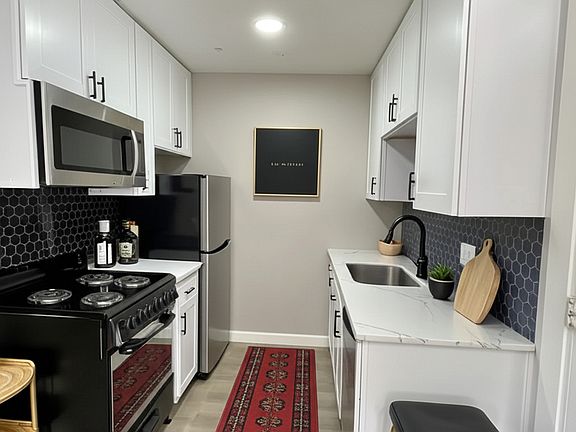4th image of 5317 1/2 William Holland Ave #205