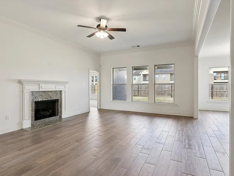 1013 Cypresswood — Photo 6