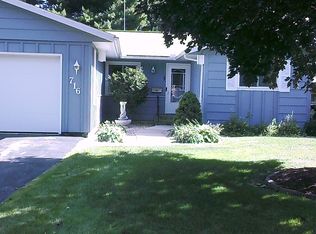 716 11th St, Baraboo, WI 53913