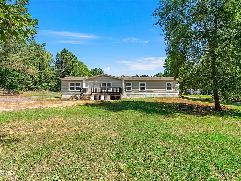 2153 Highway 2 — Photo 3