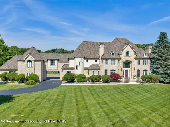 3945 Turnberry Ln, Okemos, MI 48864
