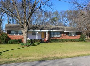 102 California Dr, Tuscumbia, AL 35674
