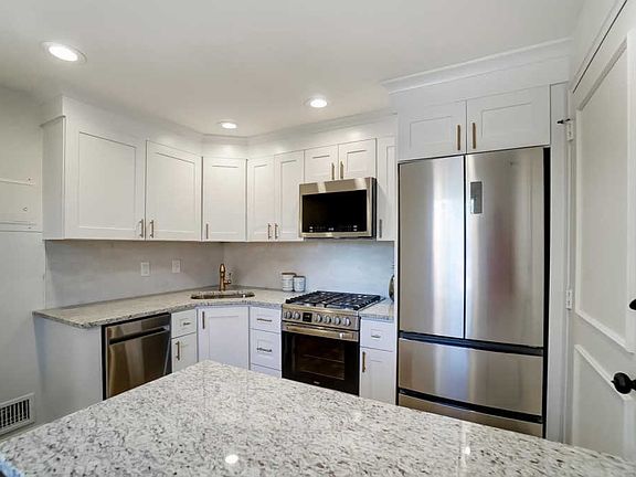 4th image of 1109 Sells Ave APT K