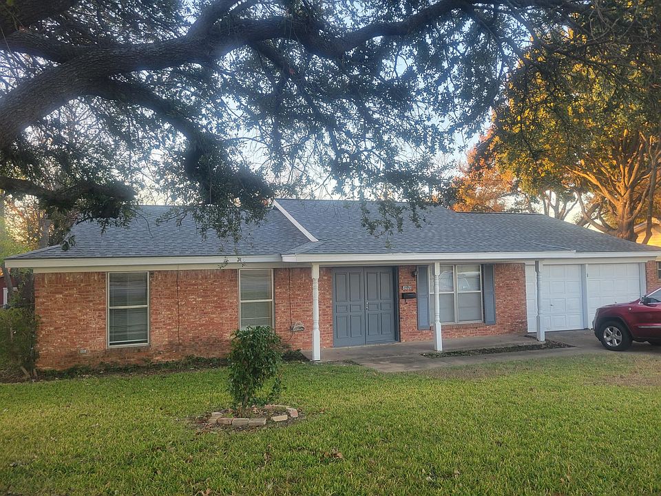 8021 Chapin Rd. Front