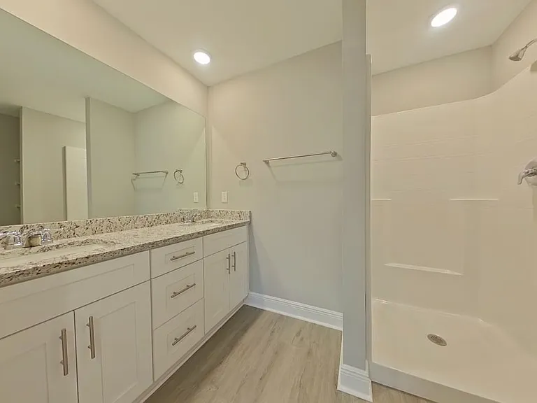 814 Kenneth Dr — Photo 12
