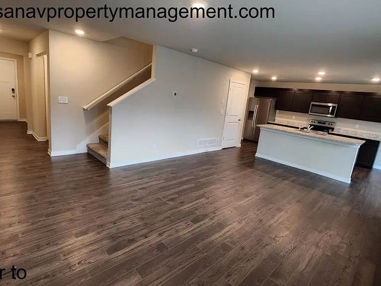 4202 NW Linwood Dr — Photo 5
