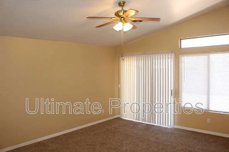 3 bed, 2.0 bath, 1234 sqft, $2,195 — Photo 4