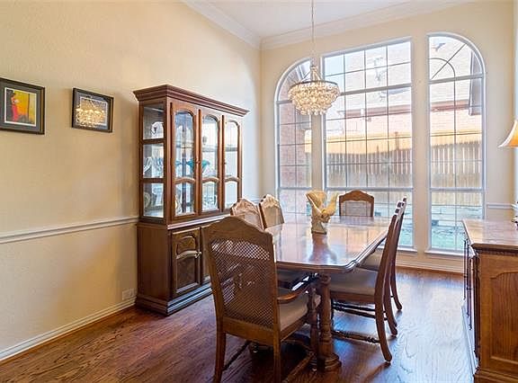 4th image of 2704 Thorndale Cir
