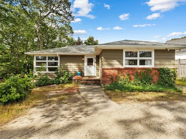 8 Everett St, Wakefield, MA 01880