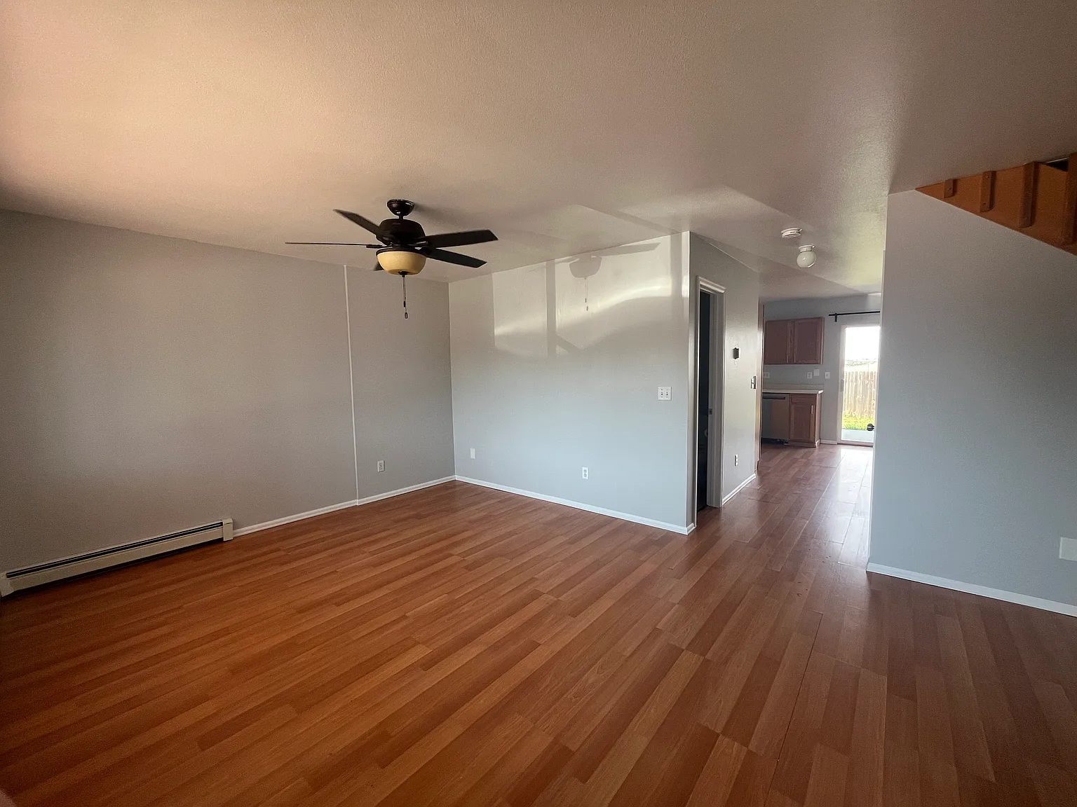 3 bed, 1353 sqft, $1,850 — Photo 2