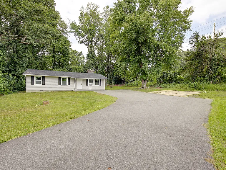 21 Robshire Manor Rd — Photo 6