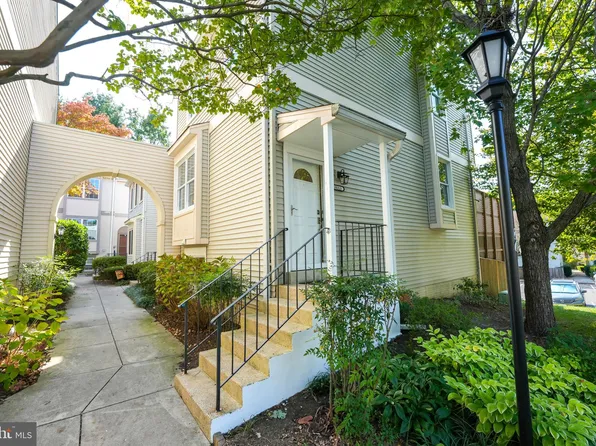 10313 Annaberg Ct #154, Burke, VA 22015