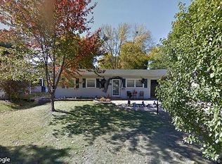 1060 Estes Dr, Florissant, MO 63031
