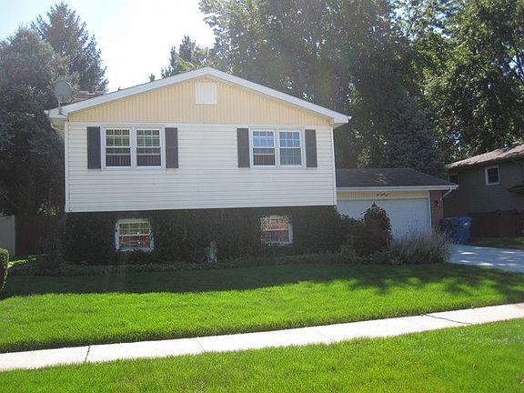 2nd image of 434 E Grand Dr