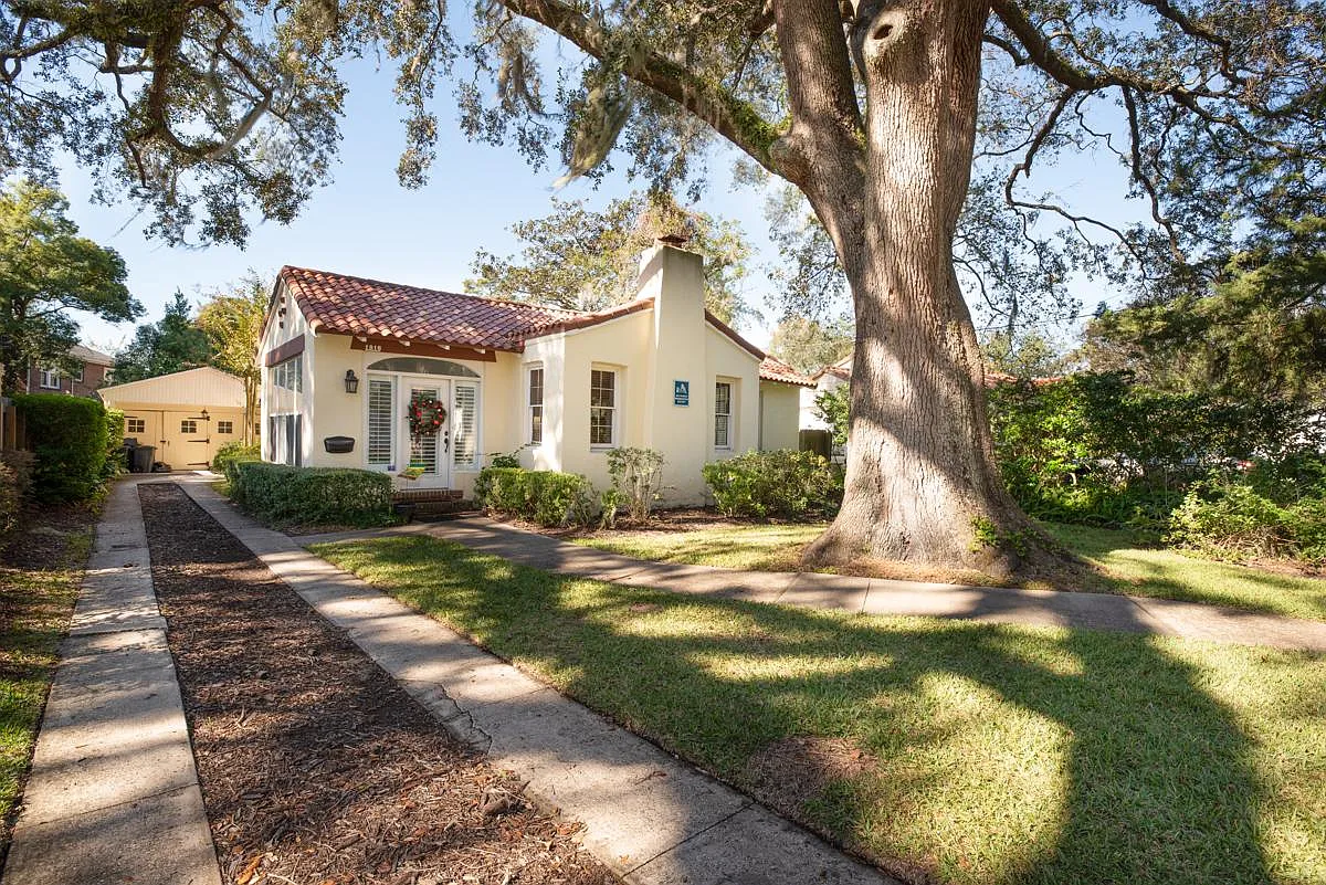 1916 San Marco Place — Photo 1