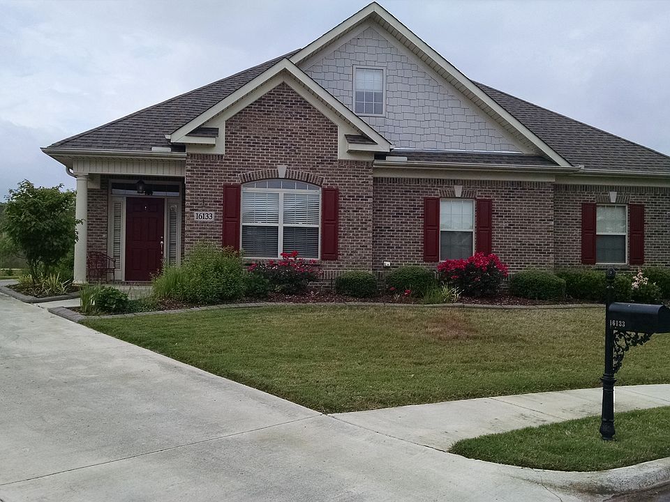 Front w/ driveway in back!