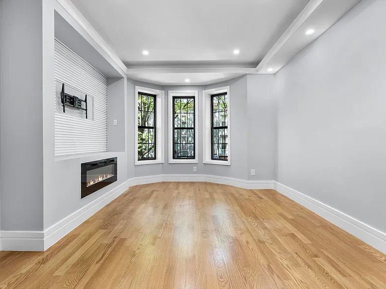 192 Weirfield St #2 — Photo 8