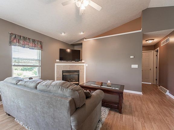 5th image of 120 Keswick Dr