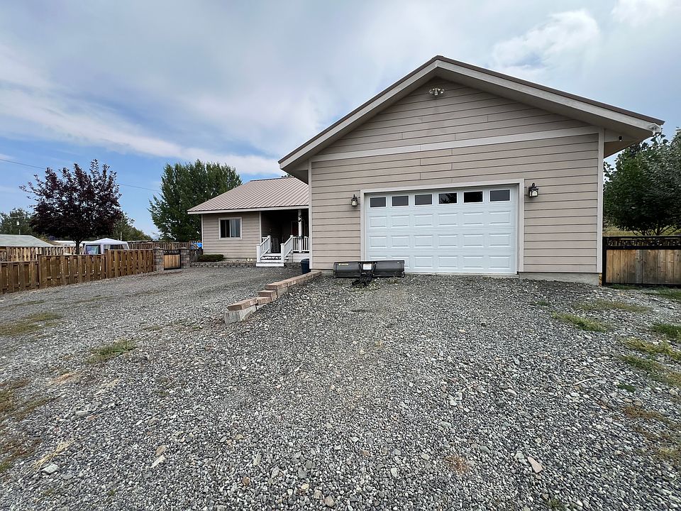 1st image of 104 D Ave