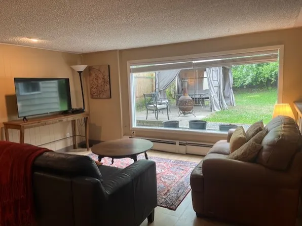 4104 Northwood Dr, Anchorage, AK 99517