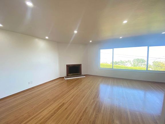 2nd image of 290 Ardendale Dr Unit B