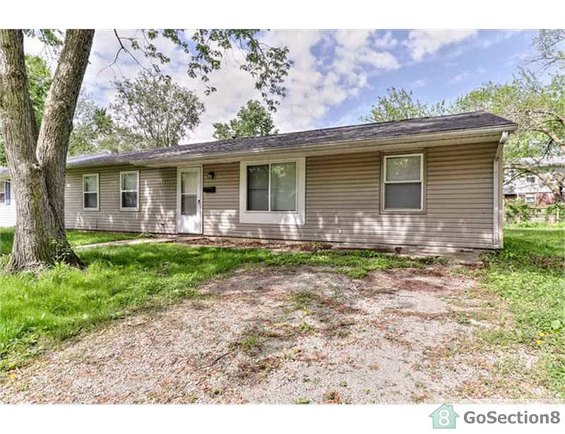 1115 Austin Dr photo 1