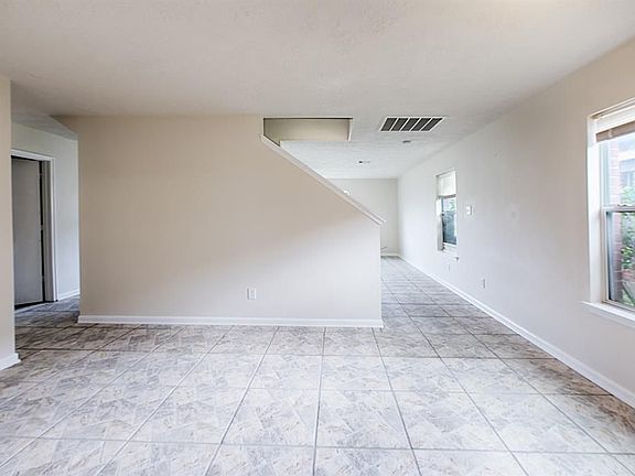 5th image of 8139 Sanders Glen Ln