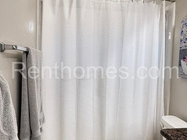 2760 Farragut Rd #113 — Photo 23