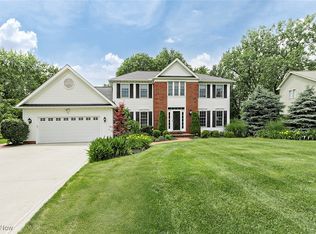 658 Charles Pl, Highland Heights, OH 44143