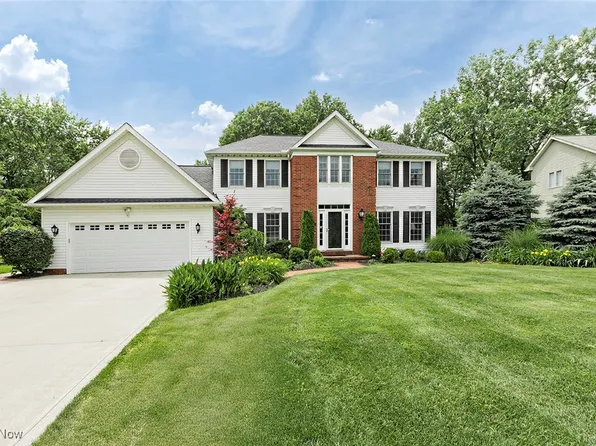 658 Charles Pl, Highland Heights, OH 44143