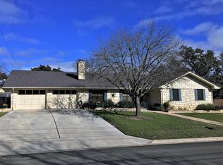 1202 Warbler Dr, Kerrville, TX 78028