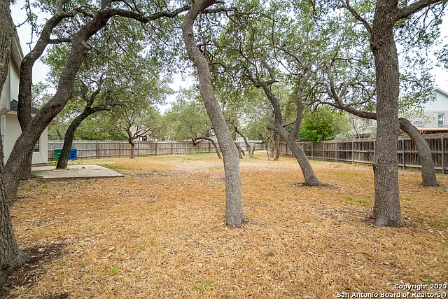 22047 Kenton Knl — Photo 27