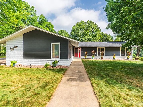 3rd image of 1304 MAPLE HILL ROAD