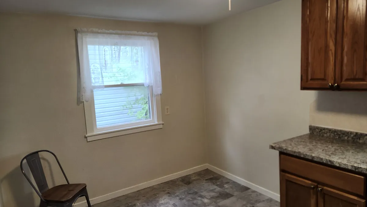 Eat in Kitchen - 171 Pullman Ave #1