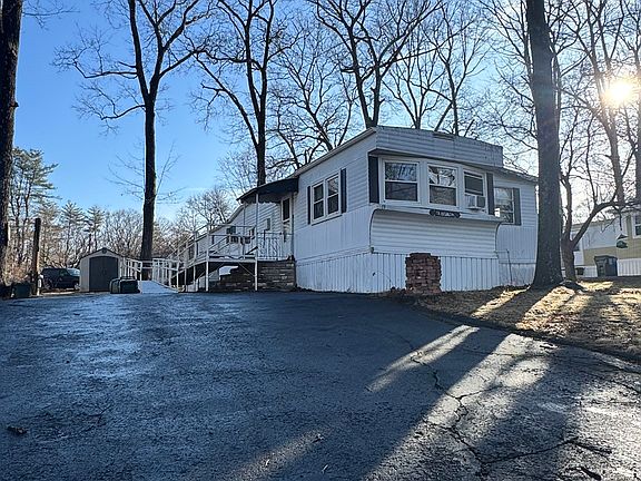 2nd image of 19 Surrey Ln