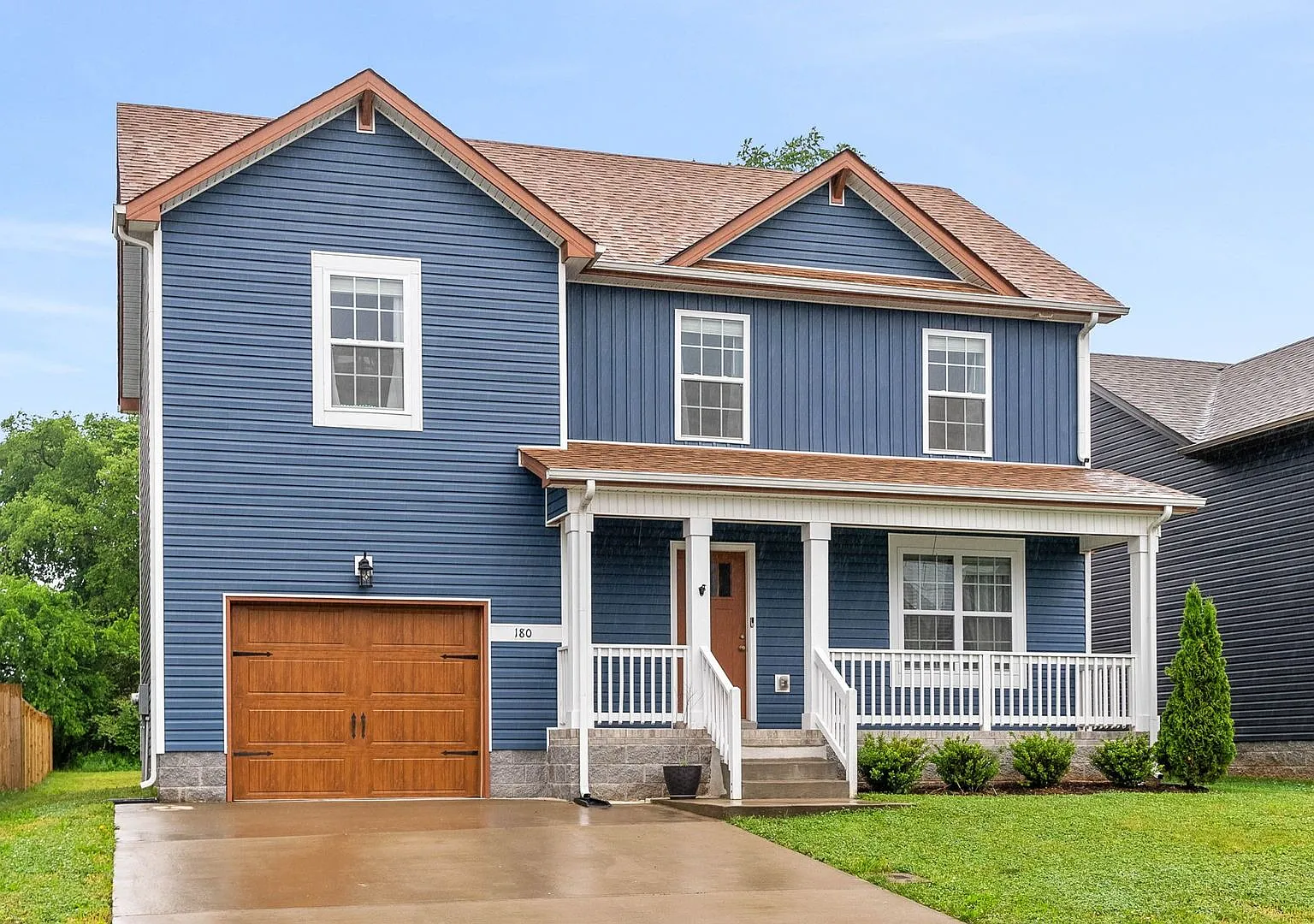 Beautiful Pet Friendly 4 Bedroom Home For Rent! — Photo 2