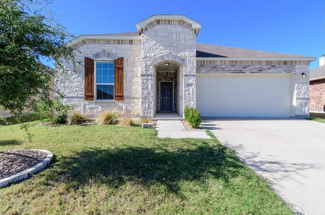 3 bed, 1646 sqft, $2,095 — Photo 1