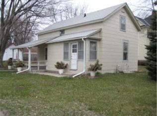 403 W Pine St W, Saint Peter, MN 56082