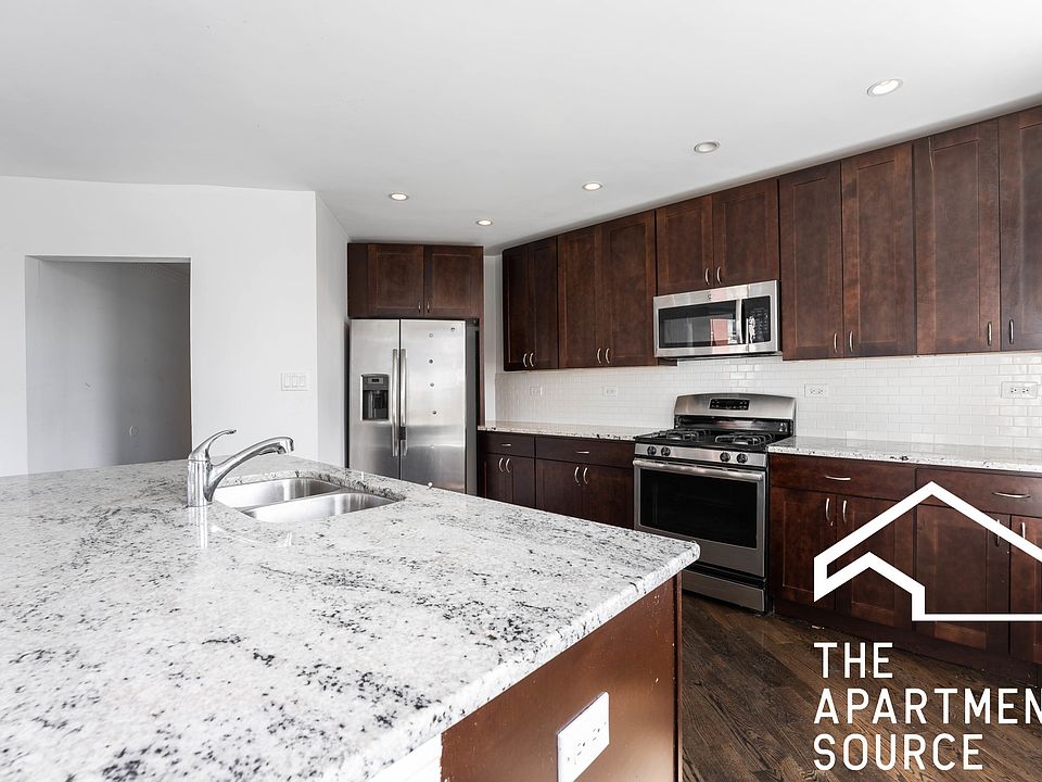 1st image of 2450 N Milwaukee Ave #3