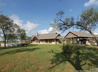 510 Ferguson Rd, La Vernia, TX 78121