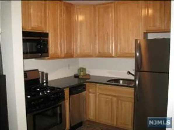 605 Grove St APT L006, Clifton, NJ 07013