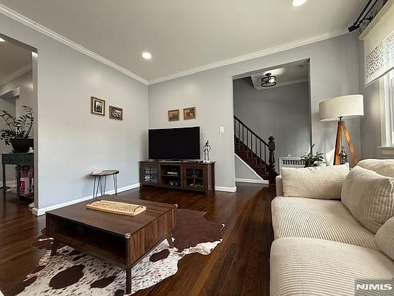 4th image of 274 Park Ave