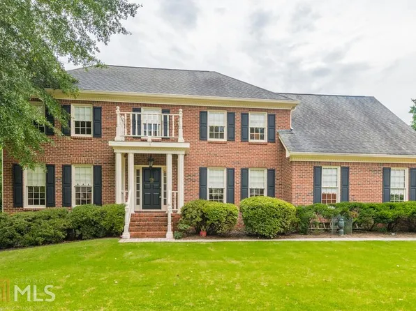 717 Oxford Ct, Lilburn, GA 30047
