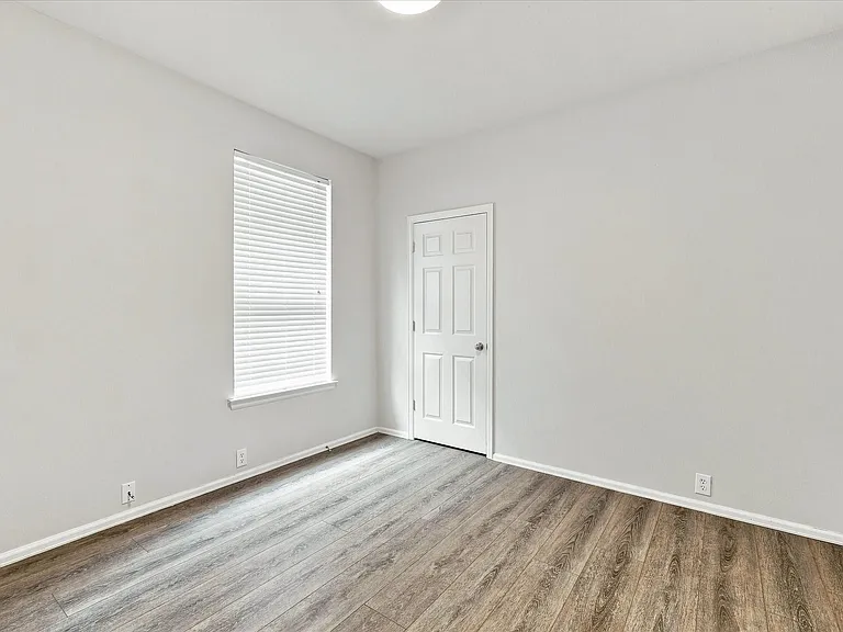 2812 Thorncreek Ln — Photo 16