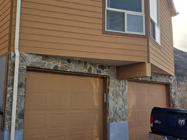 2456 E Bonneville Terrace Dr, Ogden, UT 84403