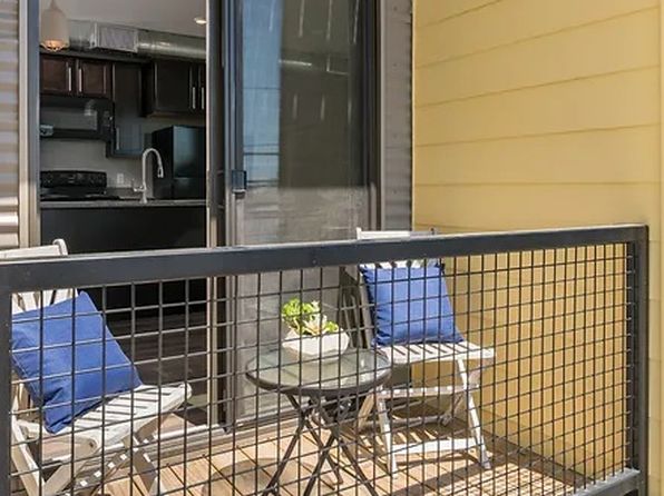1149 E Main St APT 203