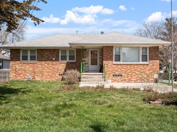 212 Hartford Ave, Des Moines, IA 50315